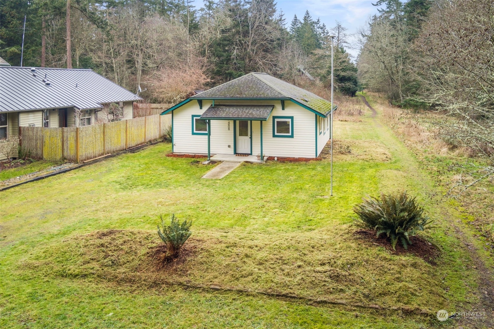 Property Photo:  4608  Kat Lane  WA 98368 