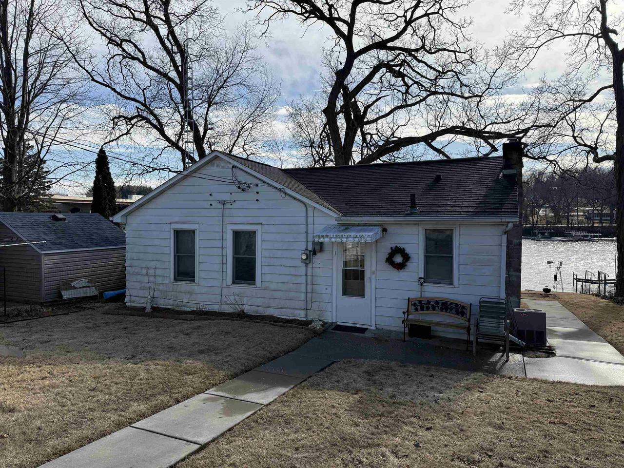 Property Photo:  426 Richardson Springs Road  WI 53534 