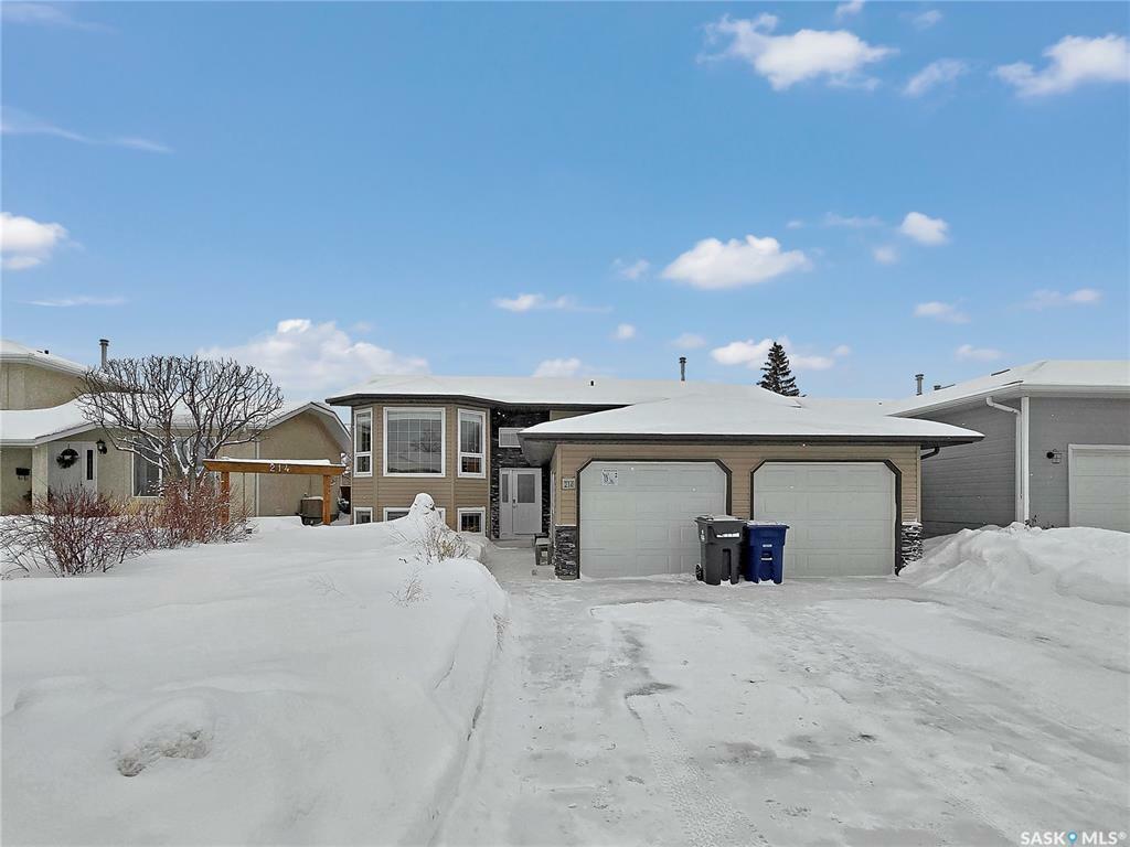 Property Photo:  214 1st Avenue N  SK S0K 4S0 