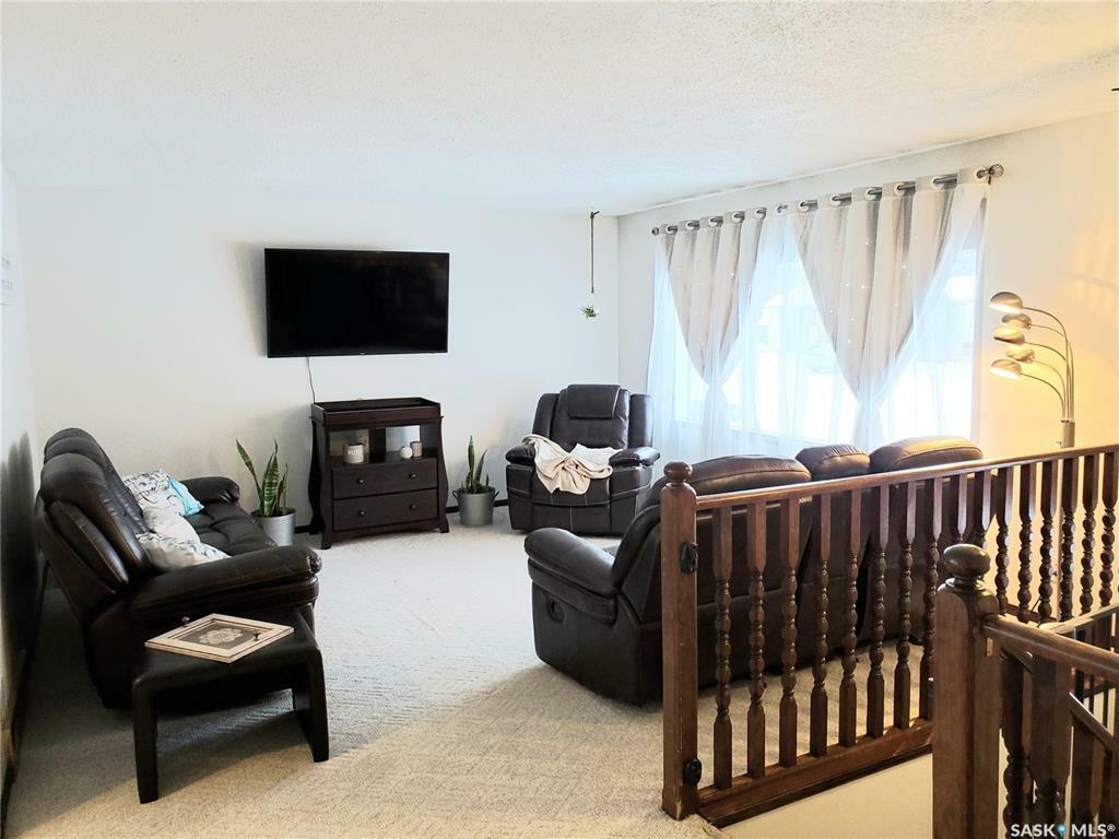 Property Photo:  471 Matador Drive  SK S9H 4L4 