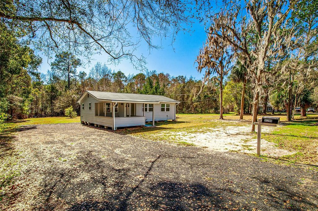 Property Photo: 37296 Railroad Street FL 32046