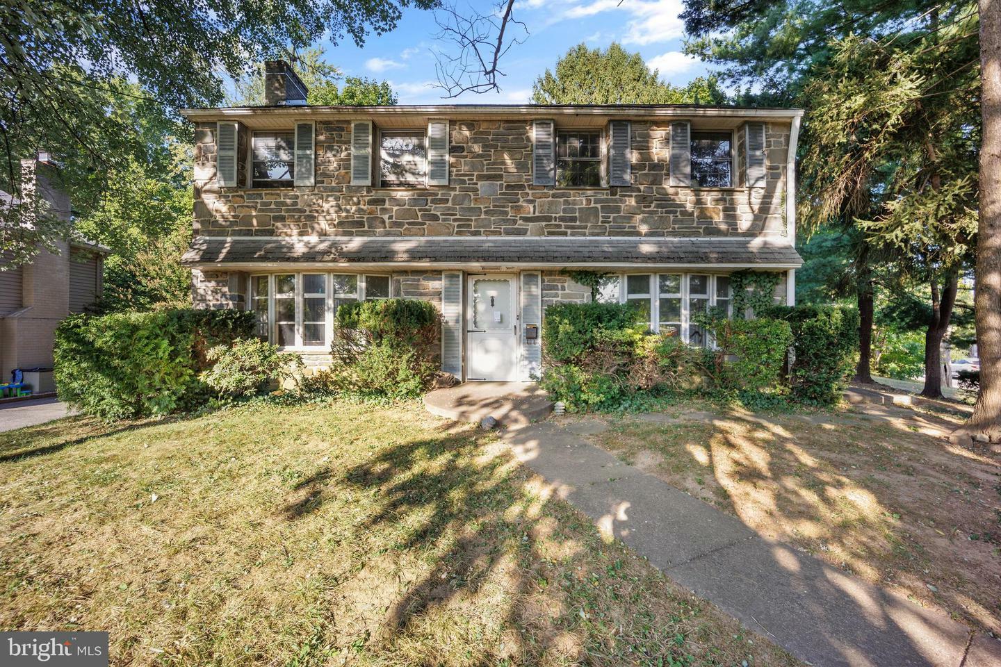 Property Photo:  221 Melrose Circle  PA 19066 