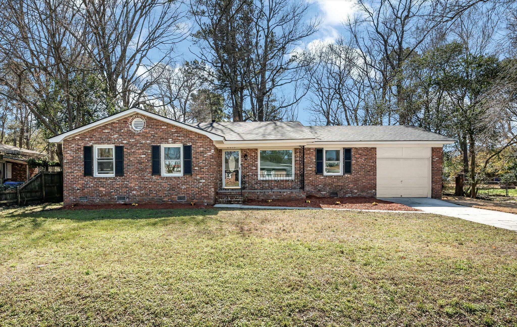 Property Photo:  2219 N Dallerton Circle  SC 29414 