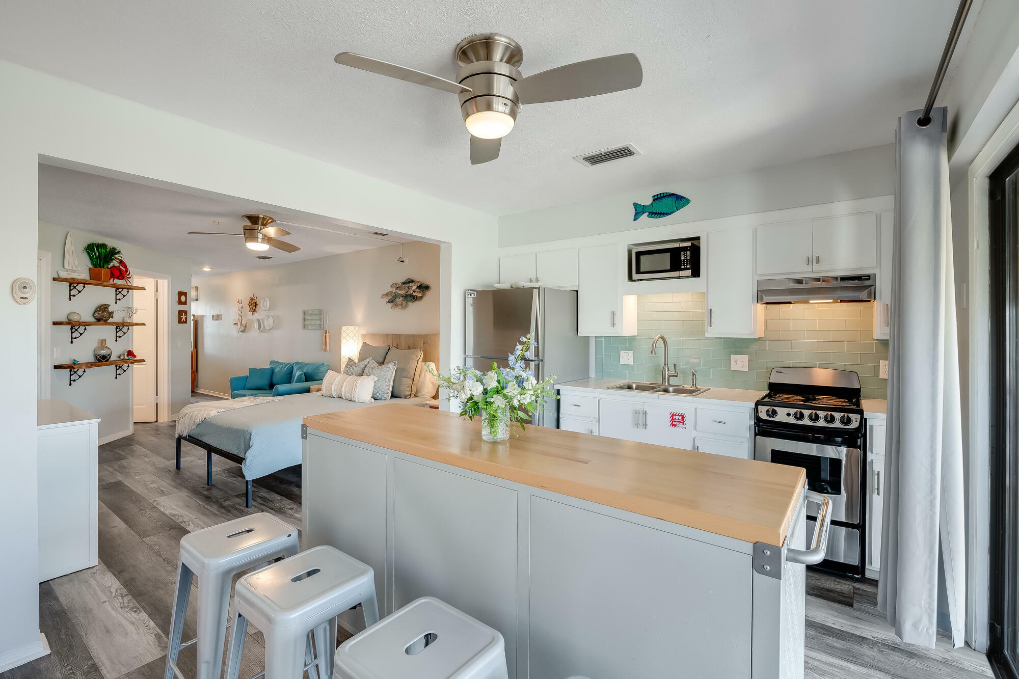 Property Photo: 8730 Thomas Drive 1307A FL 32408