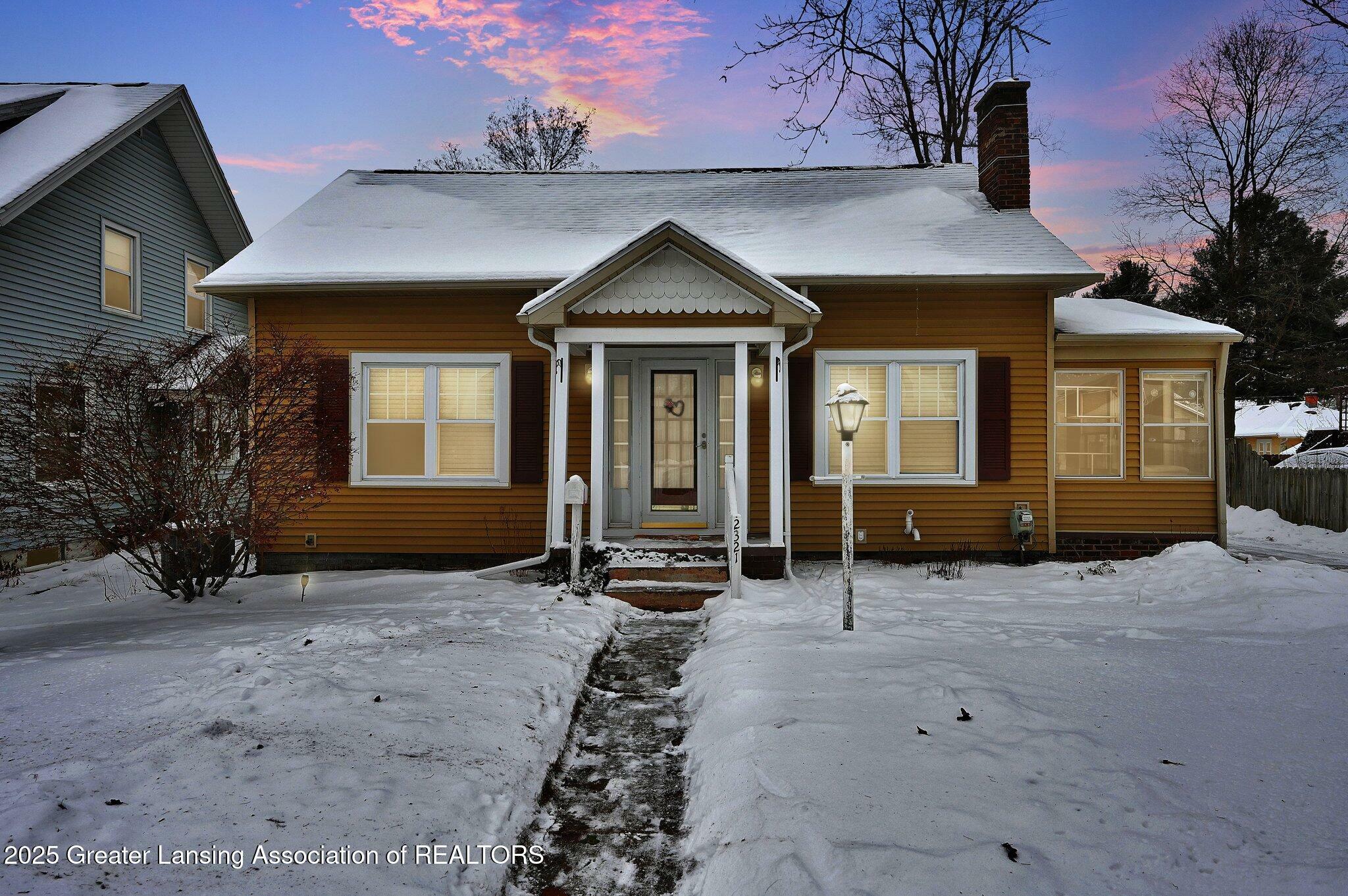 Property Photo:  2321 Kensington Road  MI 48910 