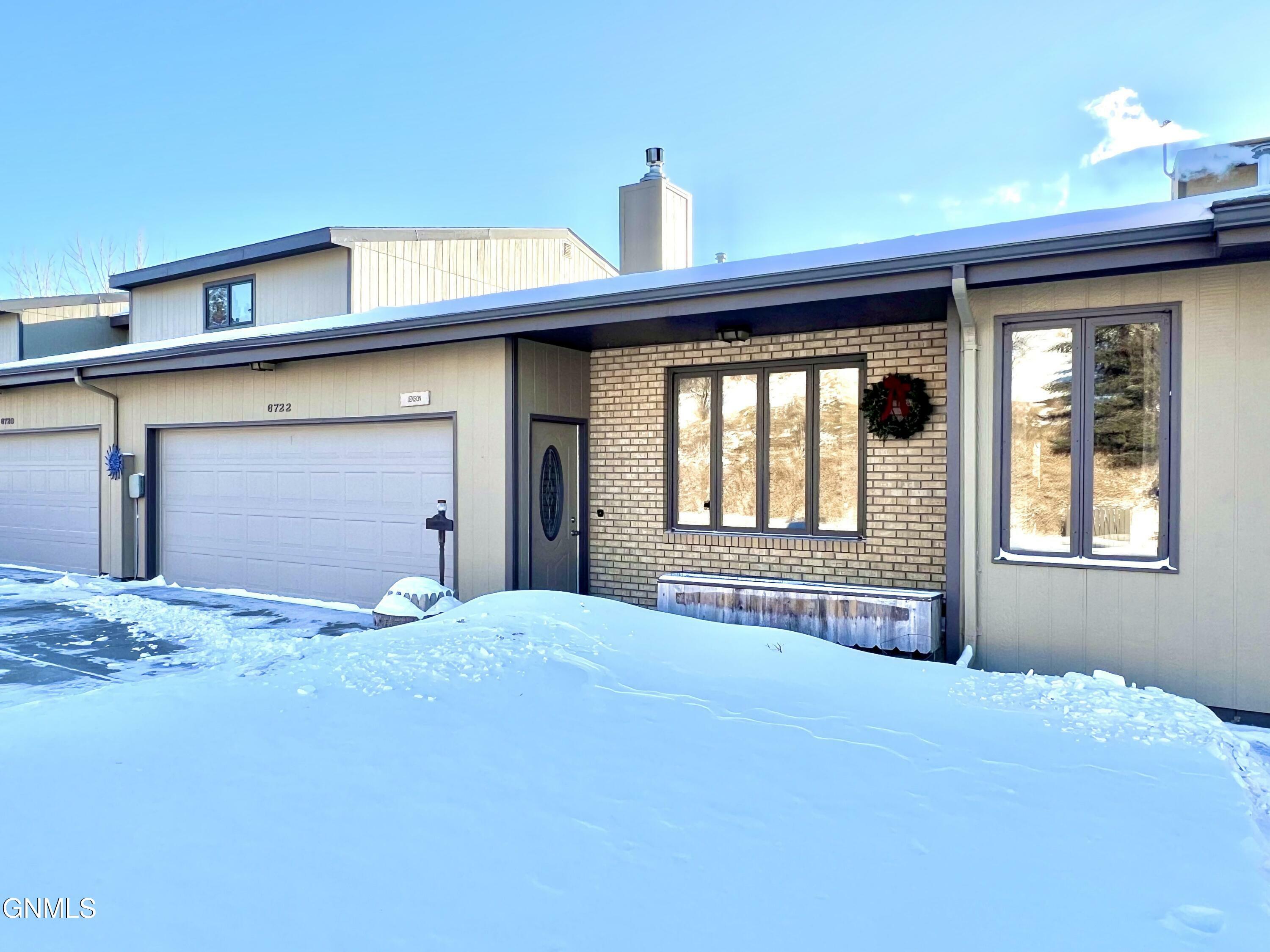 Property Photo: 6722 County Rd 15 W W ND 58703