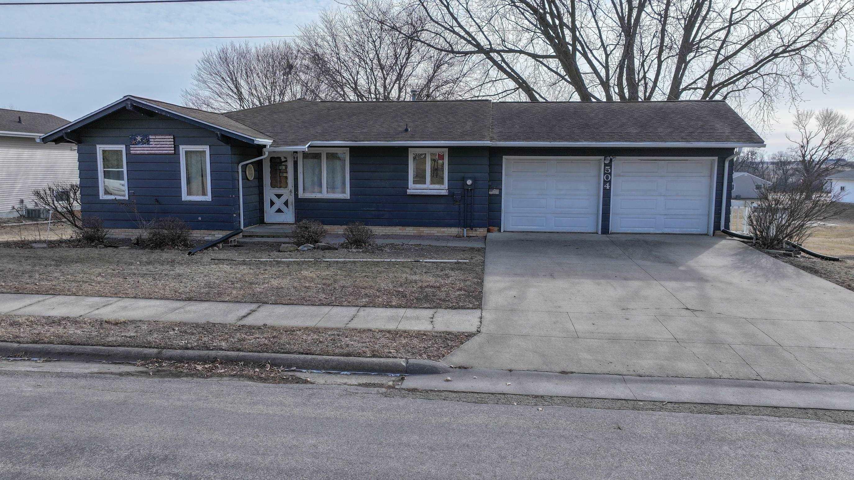 Property Photo:  504 M Avenue  IA 50638 