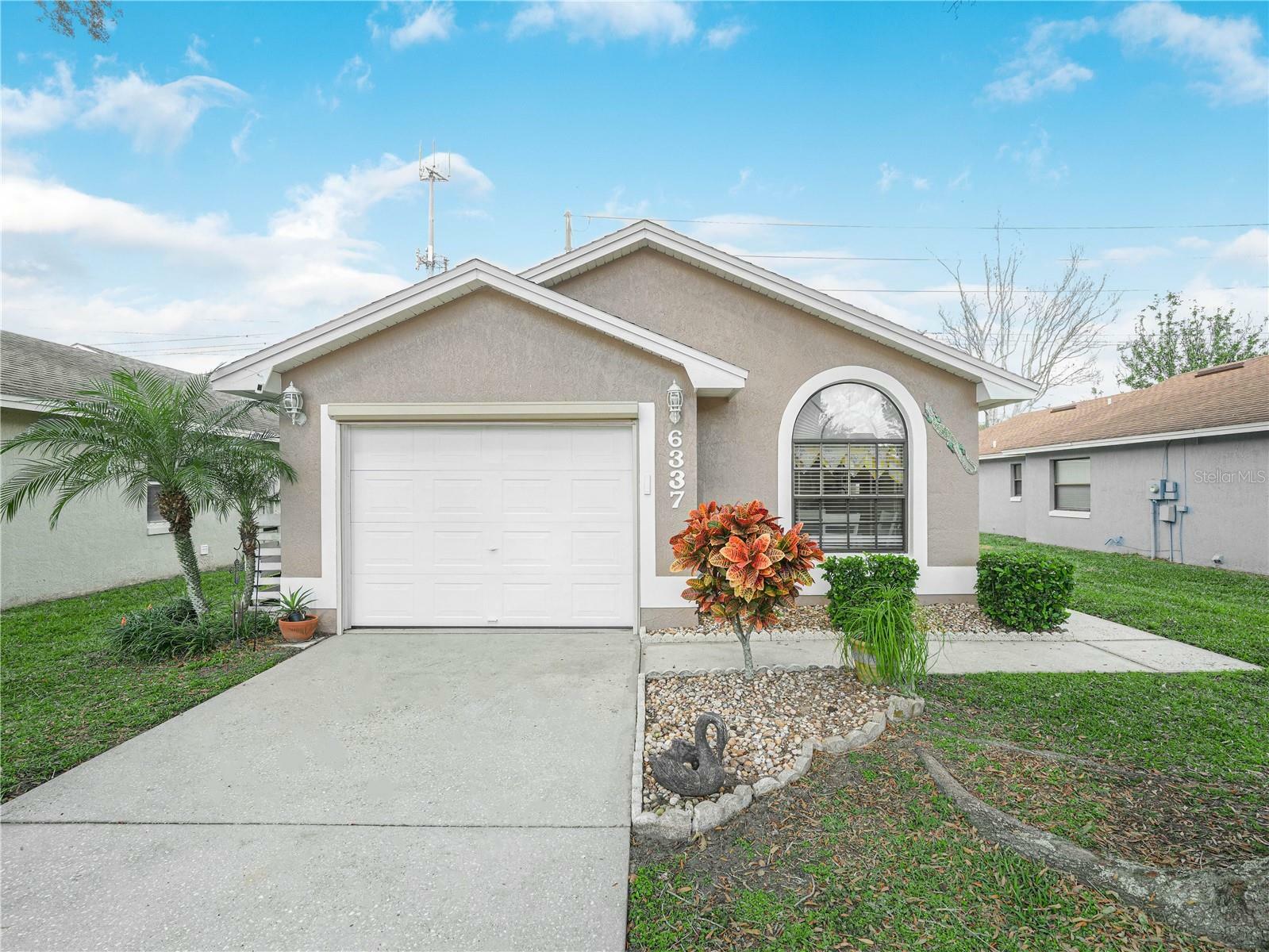Property Photo: 6337 Egret Drive FL 33809