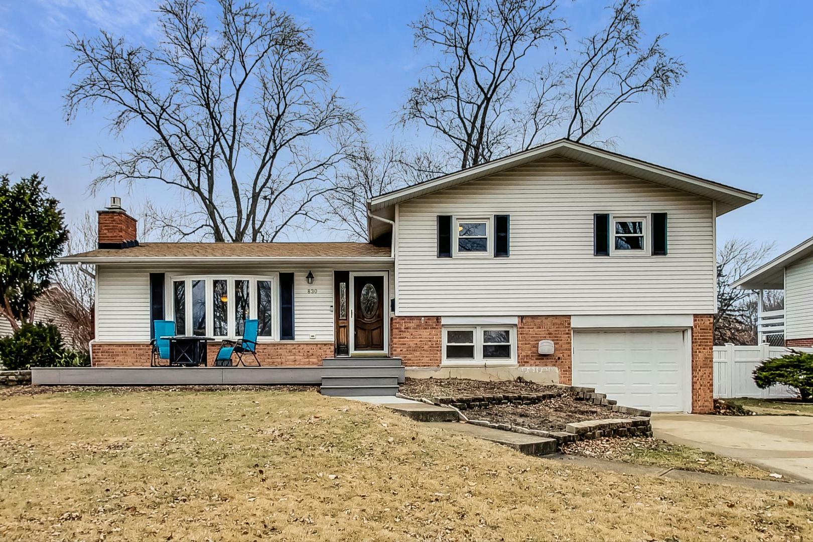 Property Photo:  830 Bonnie Brae Drive  IL 60516 