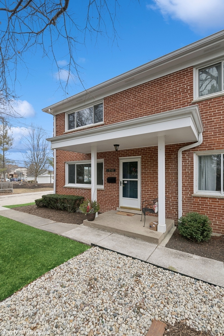 Property Photo:  1748 Linneman Street  IL 60025 