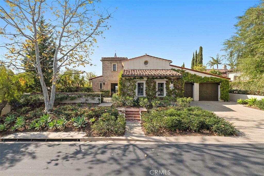 Property Photo: 19 Prairie Grass CA 92603
