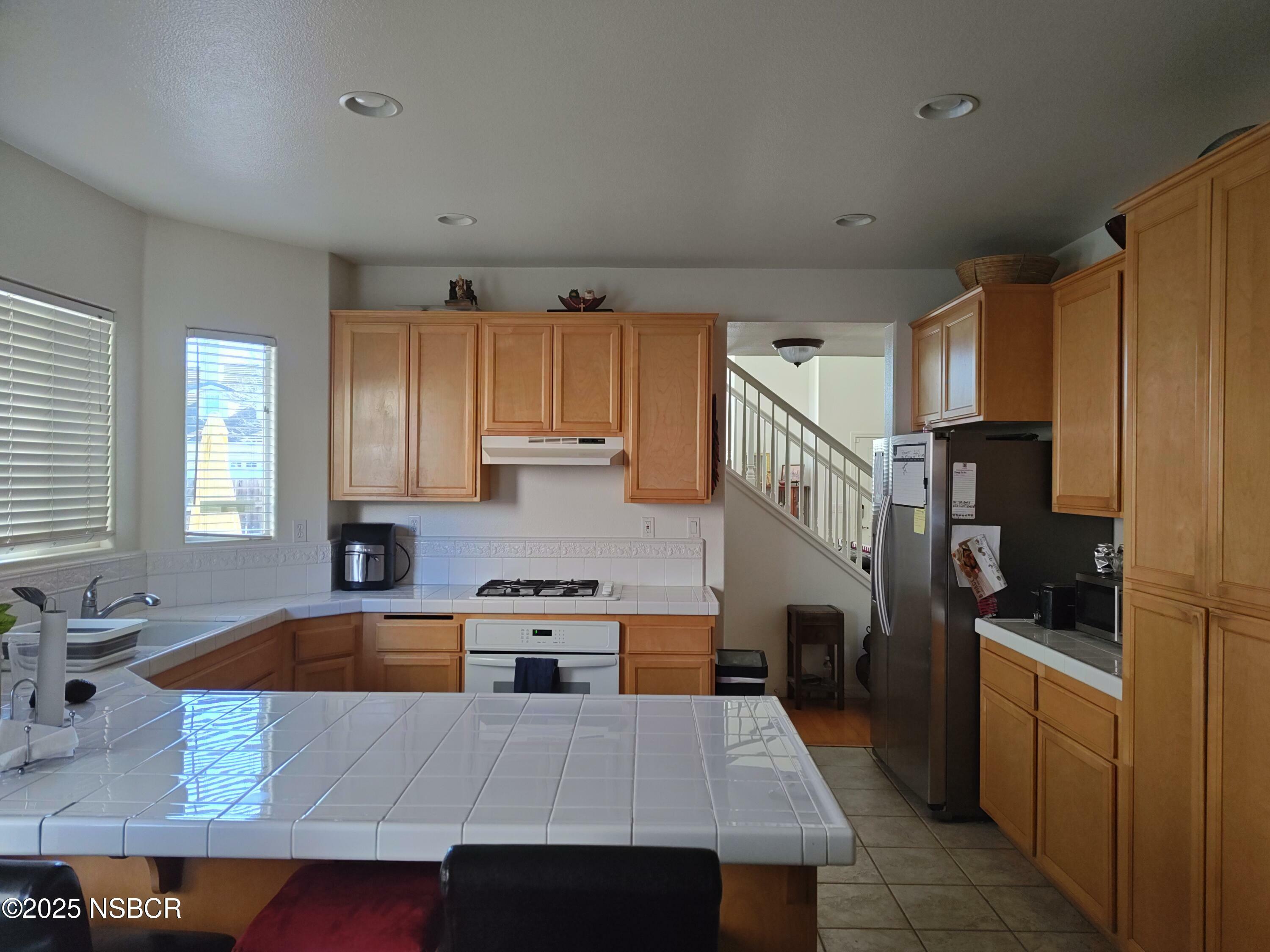 Property Photo:  1003 Hartley Place  CA 93455 