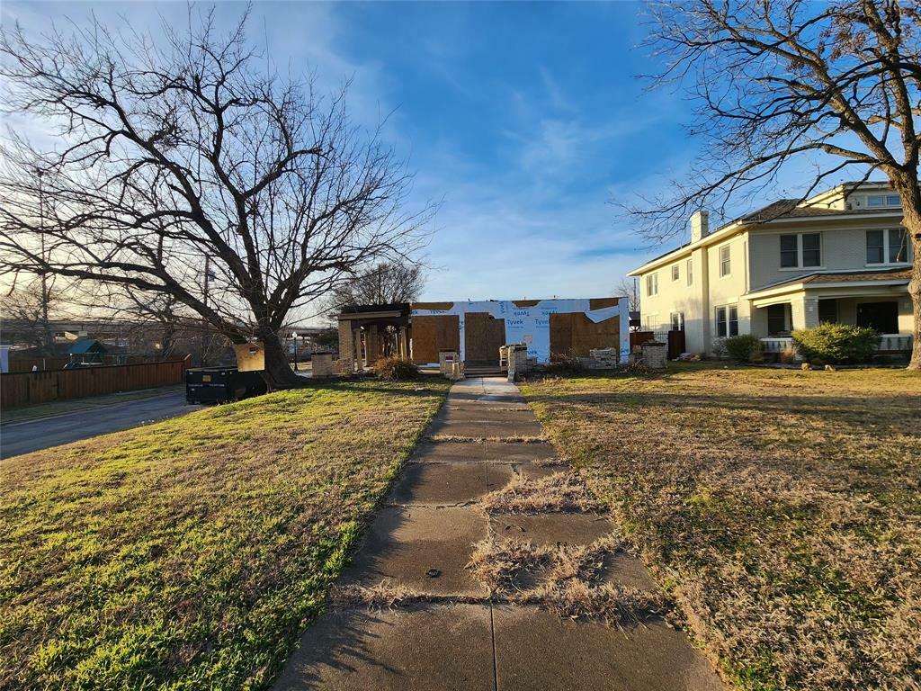 Property Photo:  2407 Park Row Avenue  TX 75215 