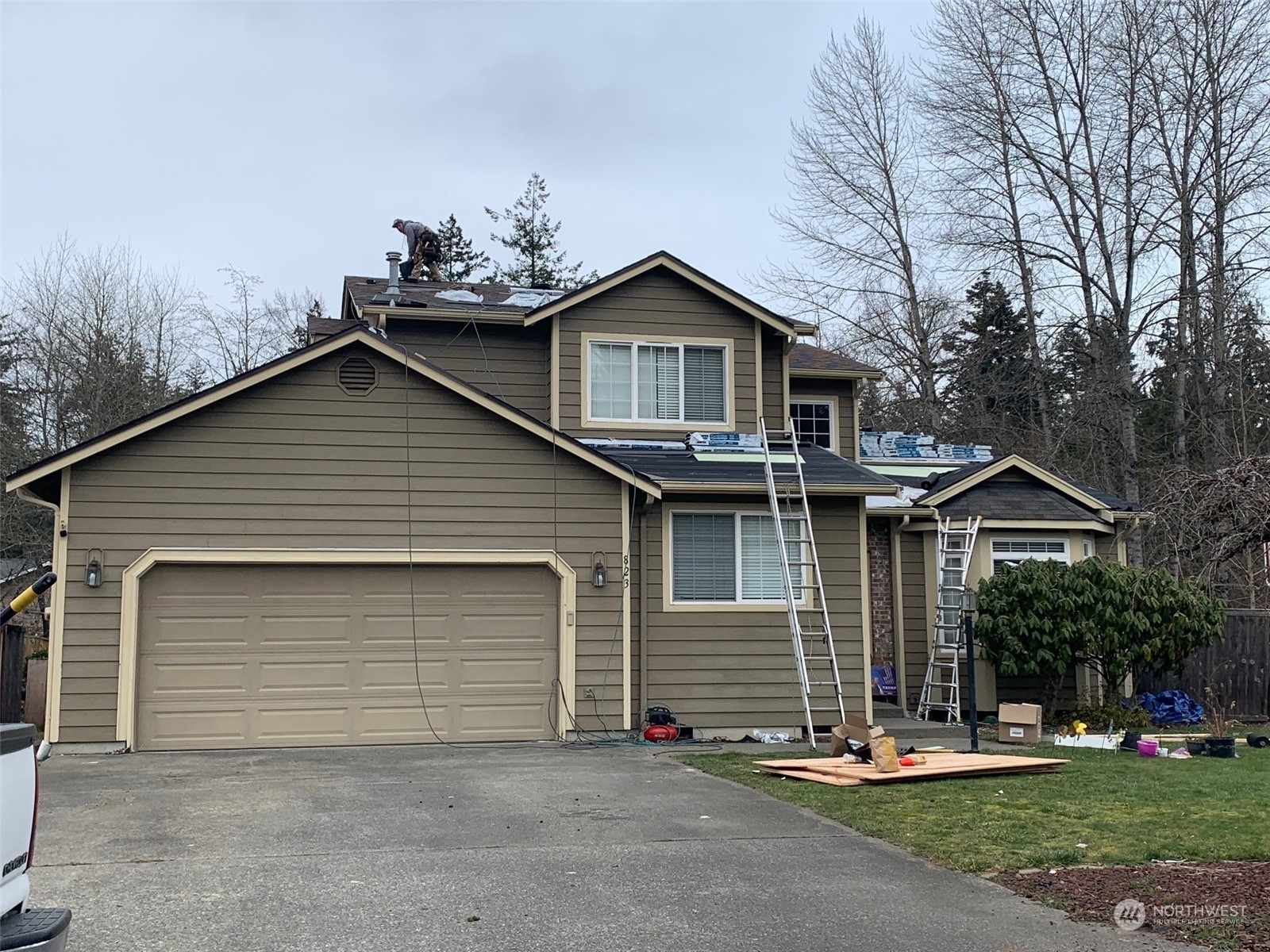 Property Photo: 823 125 Street Ct E WA 98445