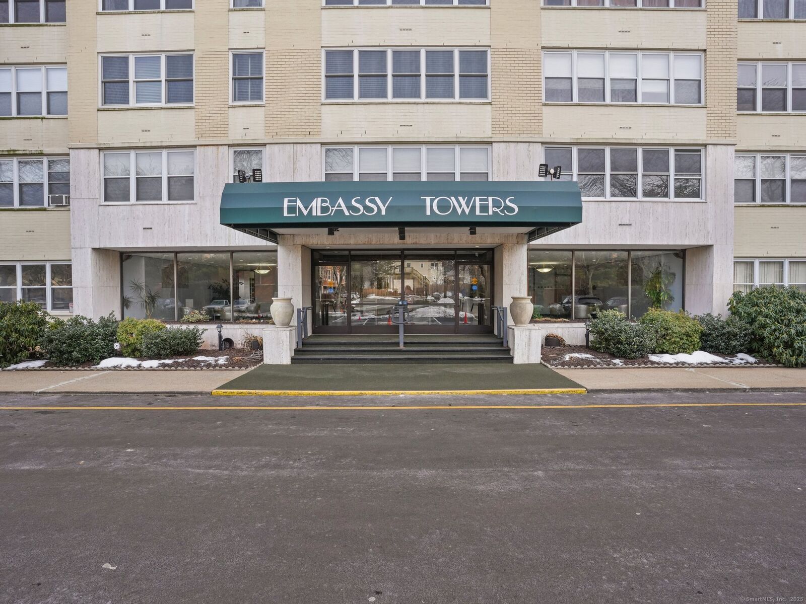 Property Photo: 2625 Park Avenue 14B CT 06604