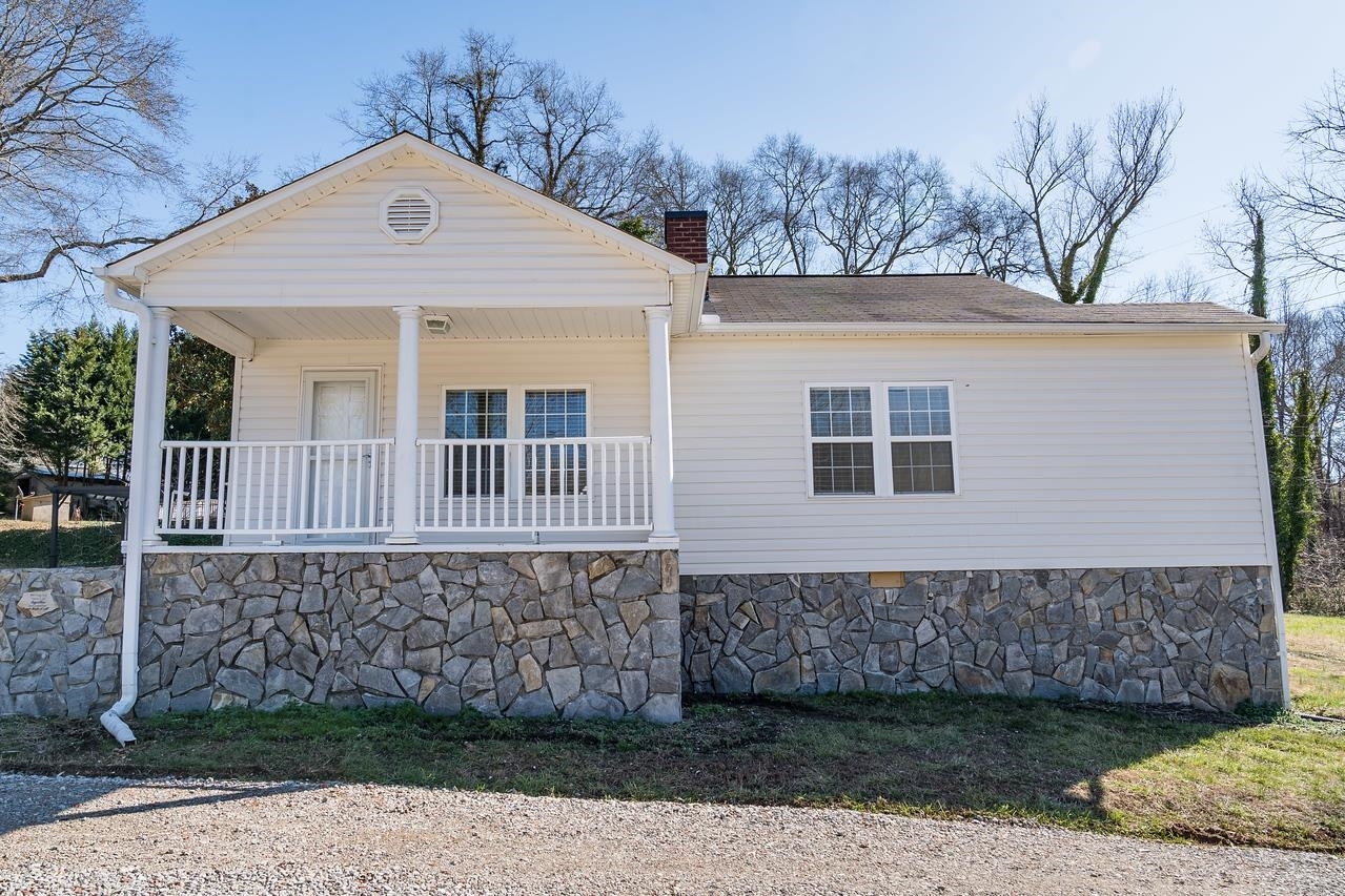 Property Photo:  3997 Country Club Road  SC 29302 