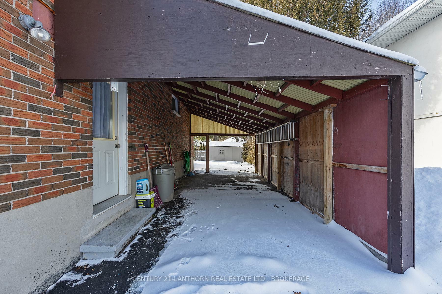 Property Photo: 216 Union Street ON K7R 2W6