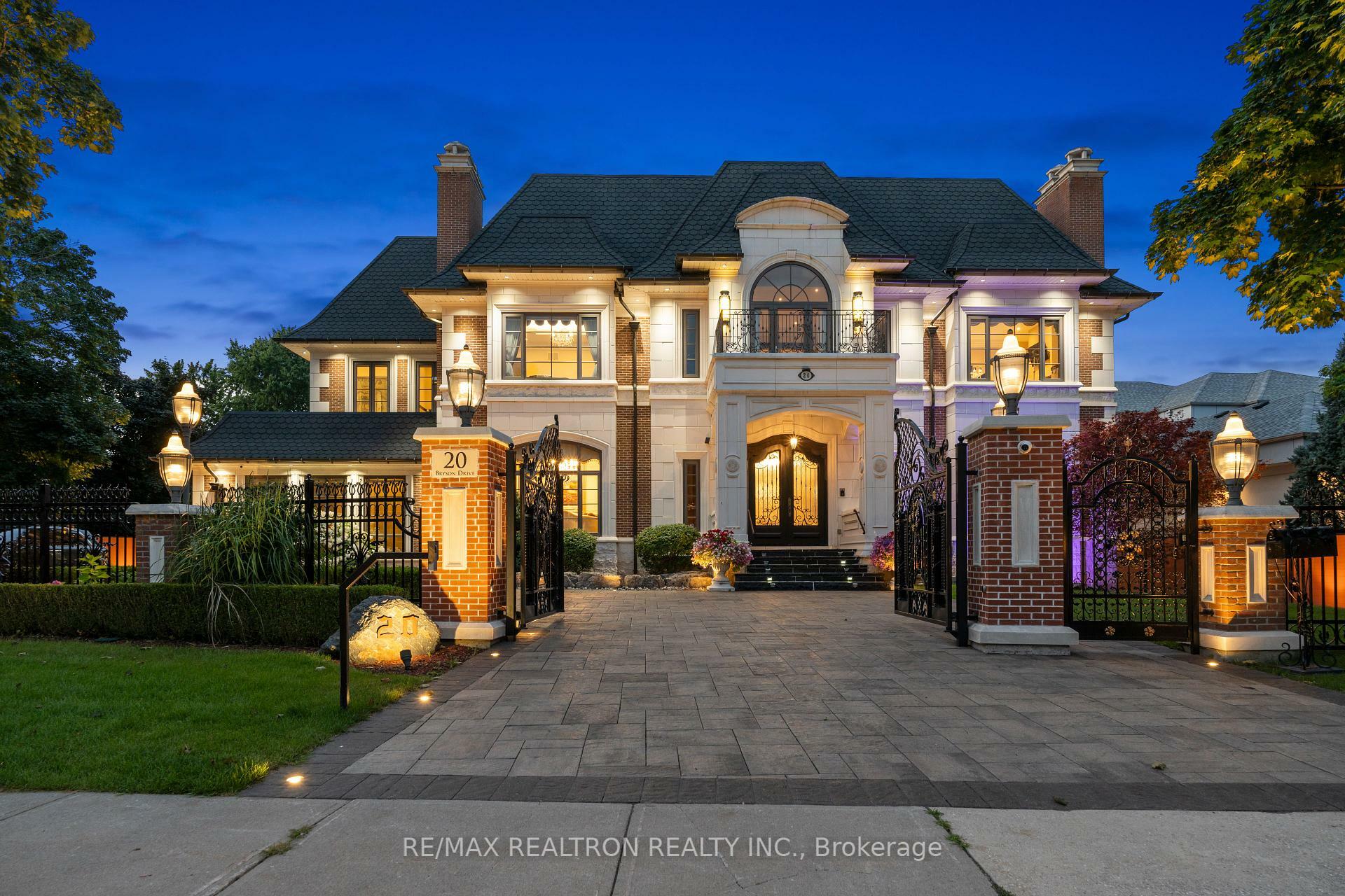 Property Photo: 20 Bryson Drive ON L4C 6E3