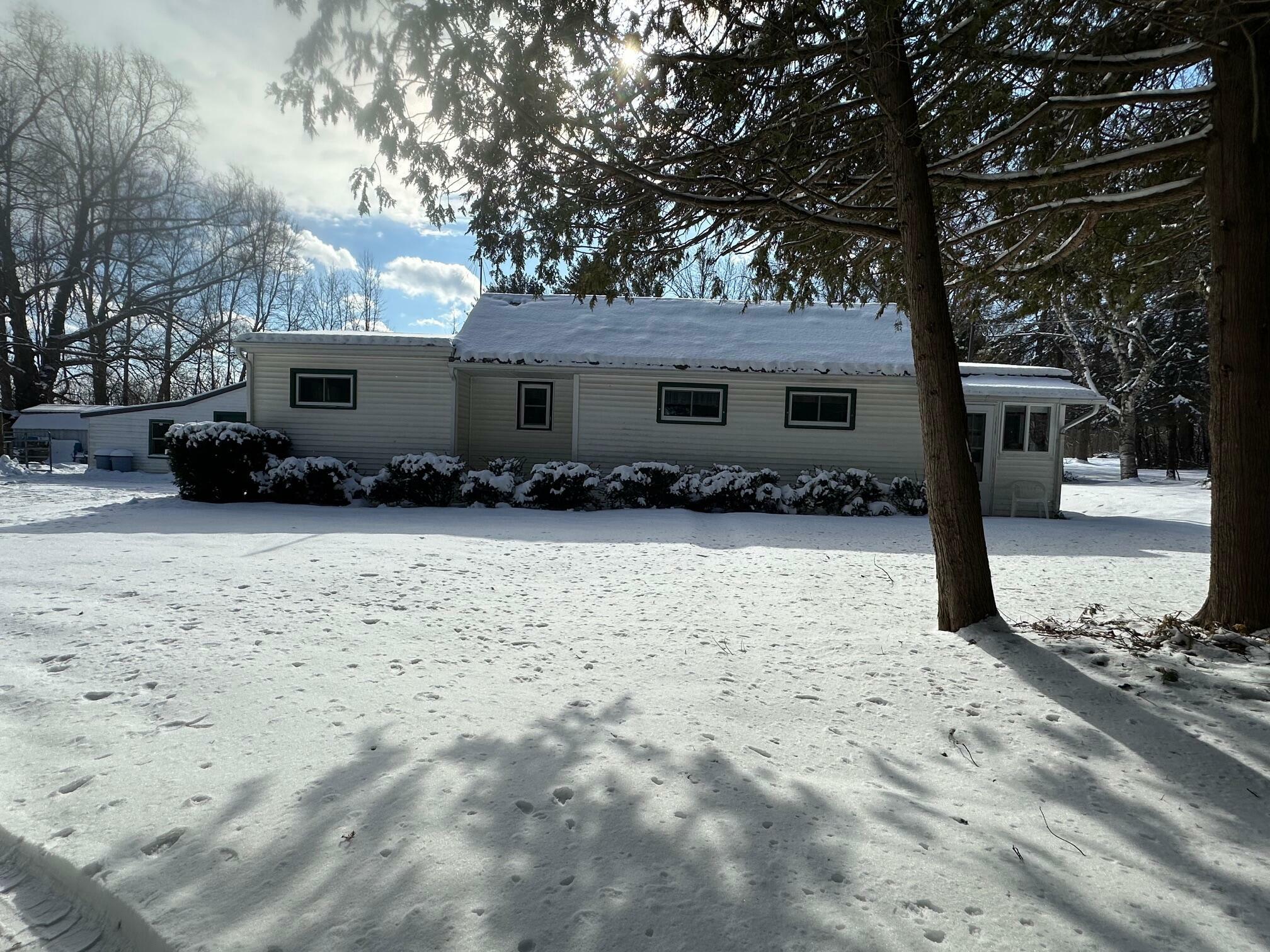 Property Photo:  92 Arnold Rd Road  NY 12901 