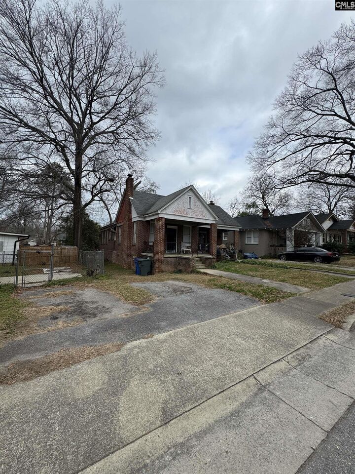 Property Photo:  1027/1029 Price  SC 29201 