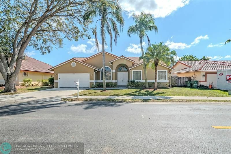 Property Photo:  10320 SW 15th St  FL 33025 