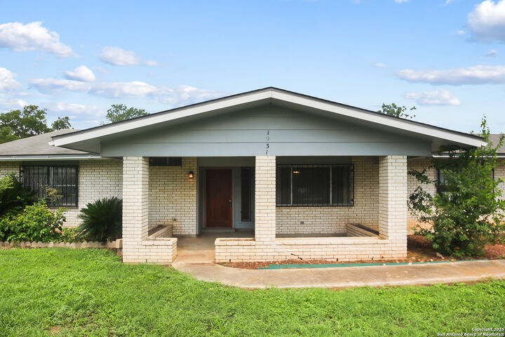 Property Photo: 1931 Triple Pines TX 78263