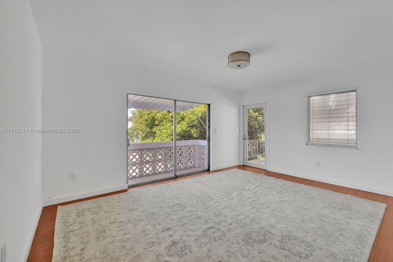 Property Photo:  1021 Michigan Ave 7  FL 33139 