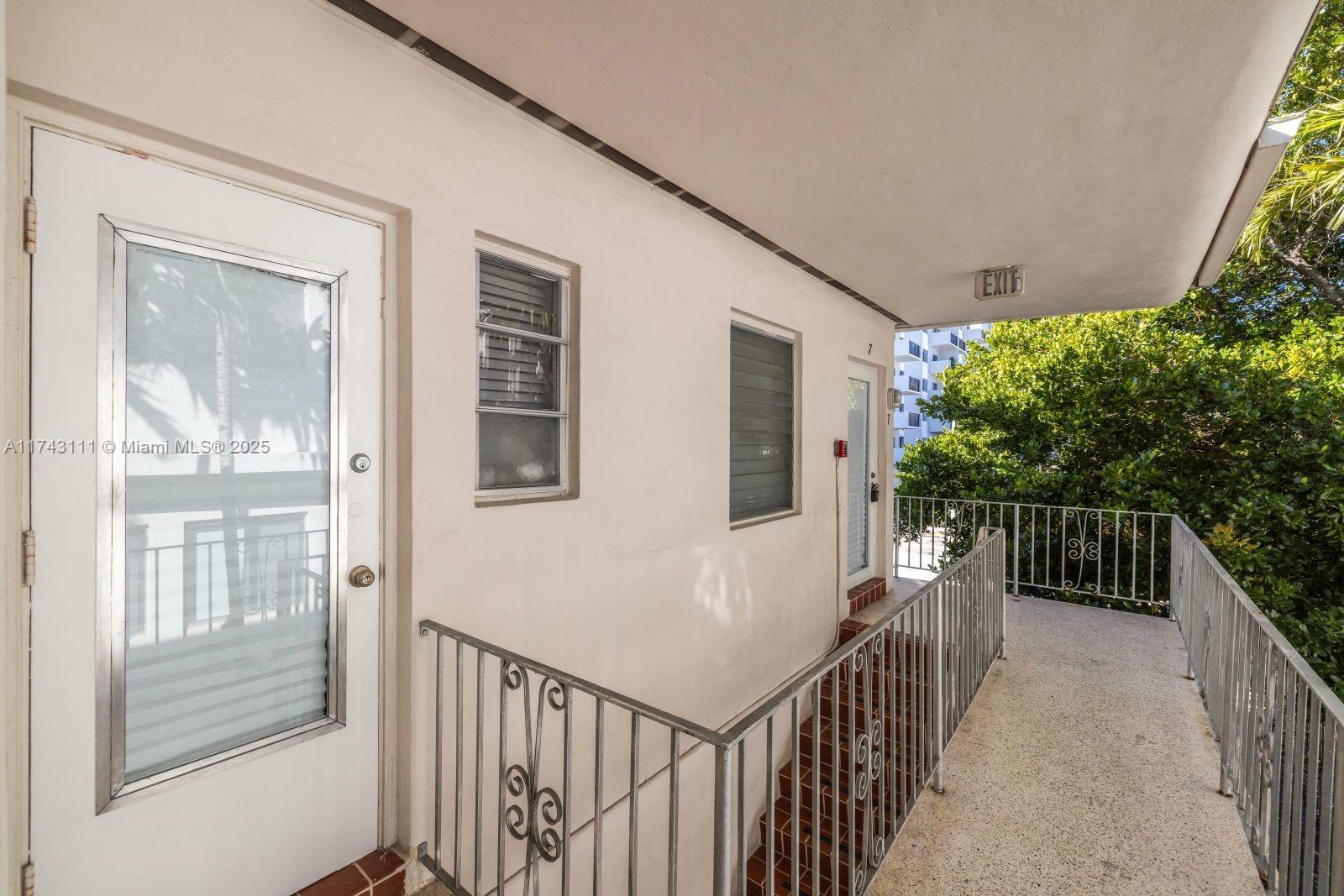 Property Photo: 1021 Michigan Ave 7 FL 33139