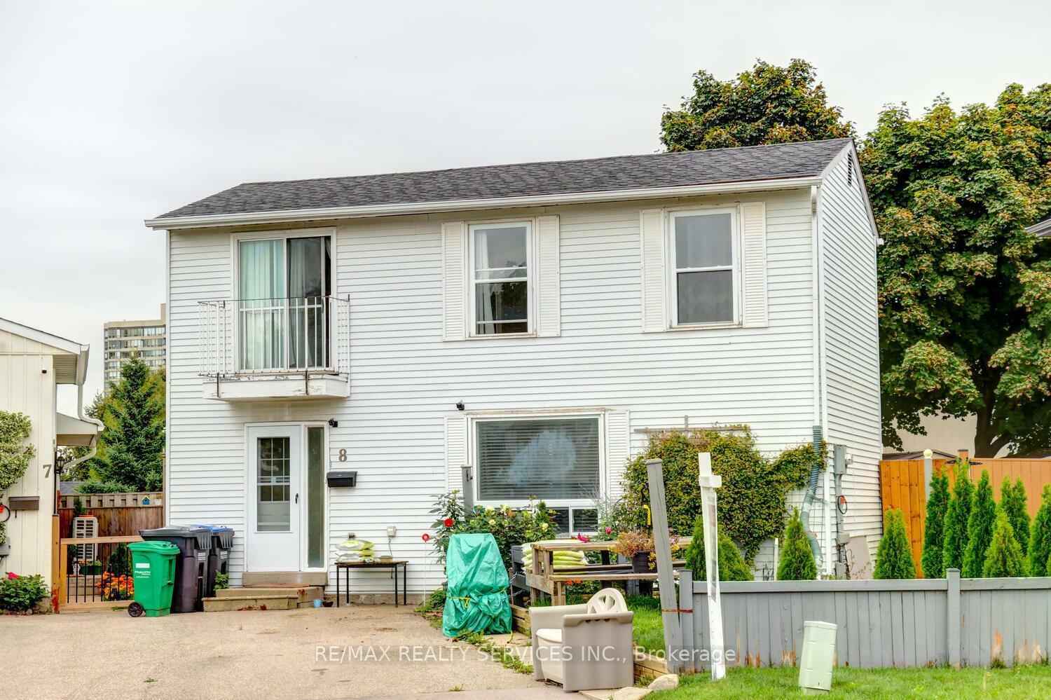 8 Heatherside Court  Brampton ON L6S 1N9 photo
