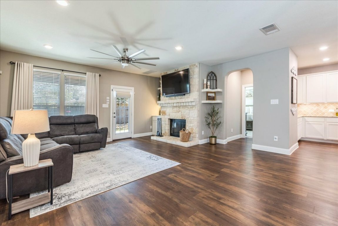 Property Photo: 1060 Verna Brooks Way TX 78640