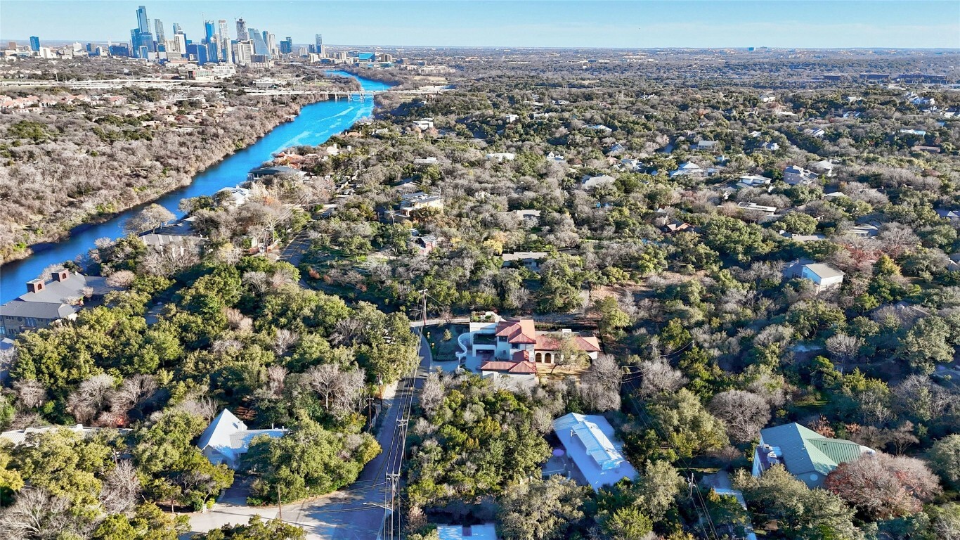 Property Photo:  2909 Stratford Drive  TX 78746 