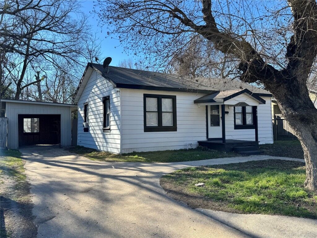 Property Photo: 515 Evelyn Street TX 76567