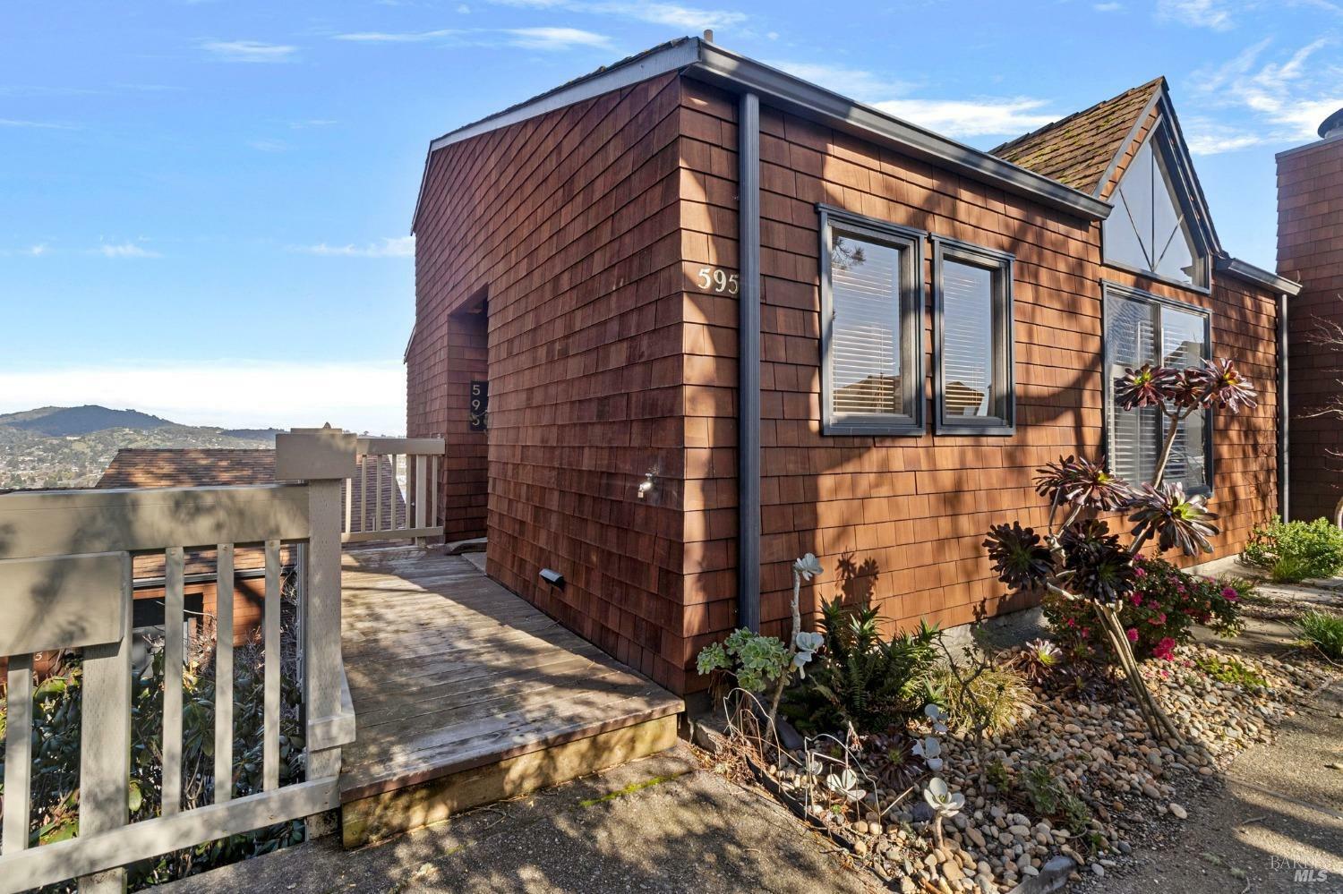 Property Photo:  595 Headlands Court  CA 94965 