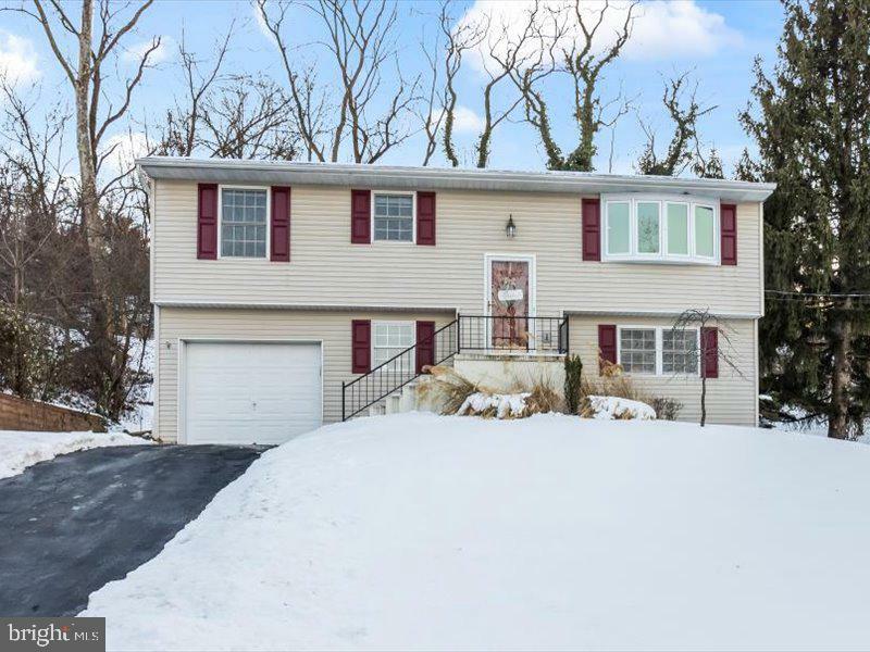 Property Photo:  81 Pleasantview Terrace  PA 17070 