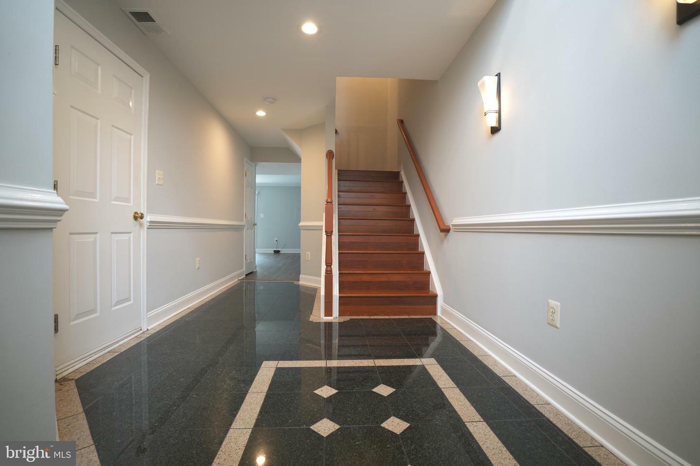 Property Photo:  14219 Hunters Run Way  VA 20155 