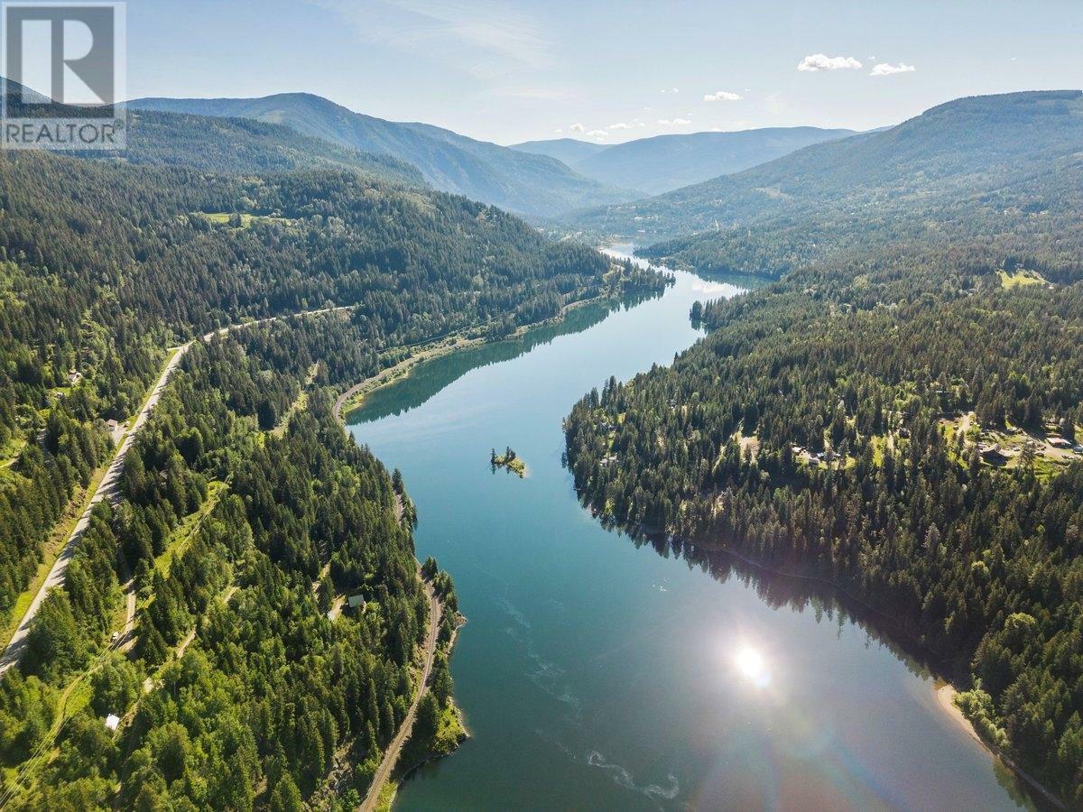 Photo de la propriété: 4898 3A Highway BC V0G 2G2
