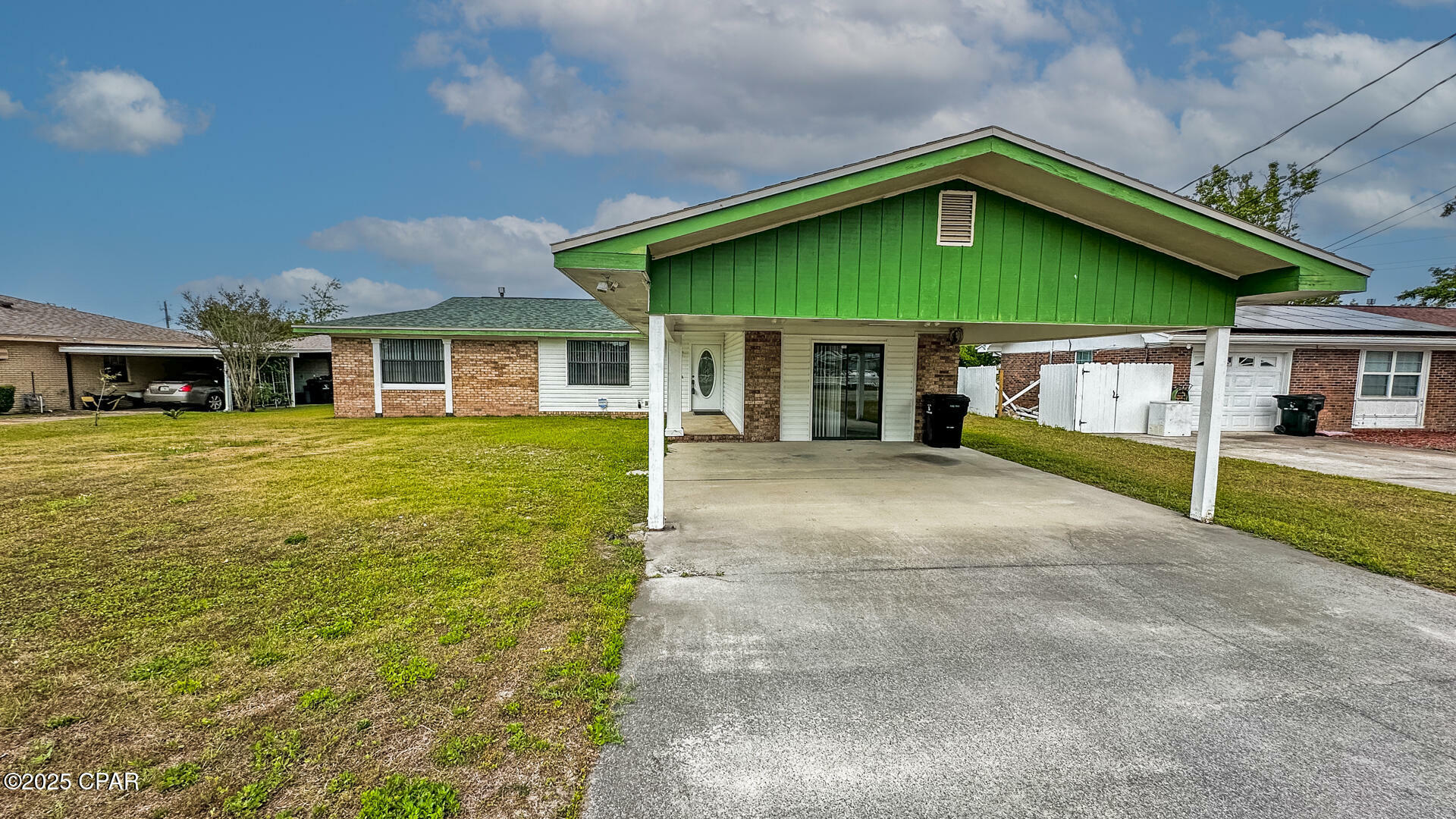 Property Photo: 907 Bob Little Road FL 32404
