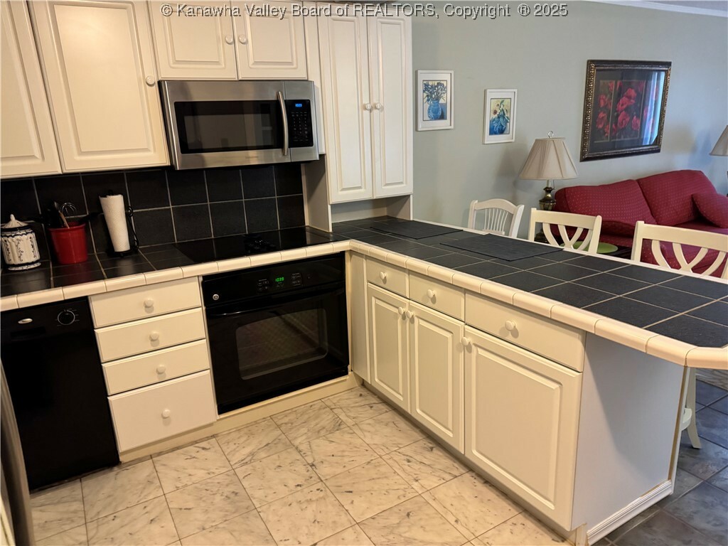 Property Photo: 2106 Kanawha Boulevard E 503 WV 25311
