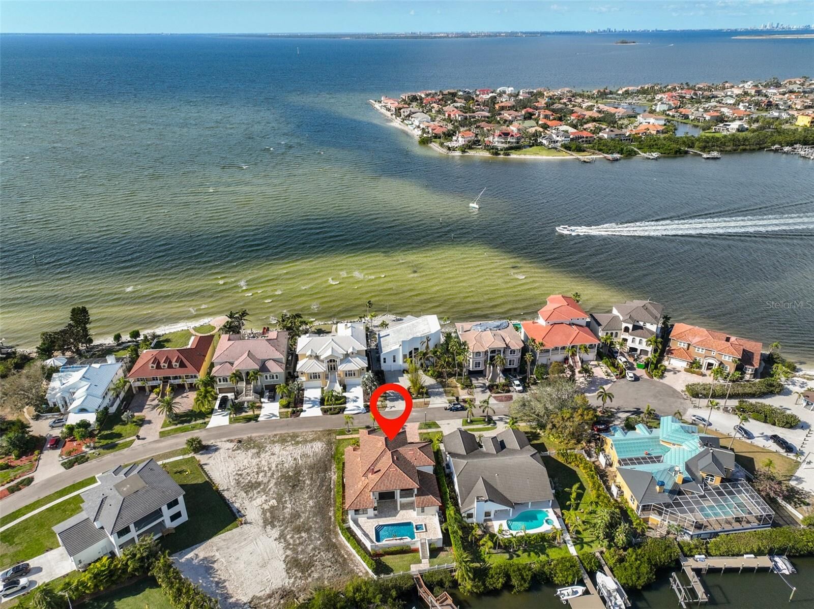 Property Photo: 912 Symphony Beach Lane FL 33572