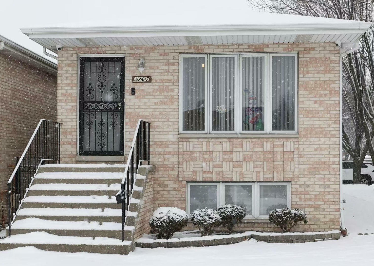 3267 S Hamilton Avenue  Chicago IL 60608 photo