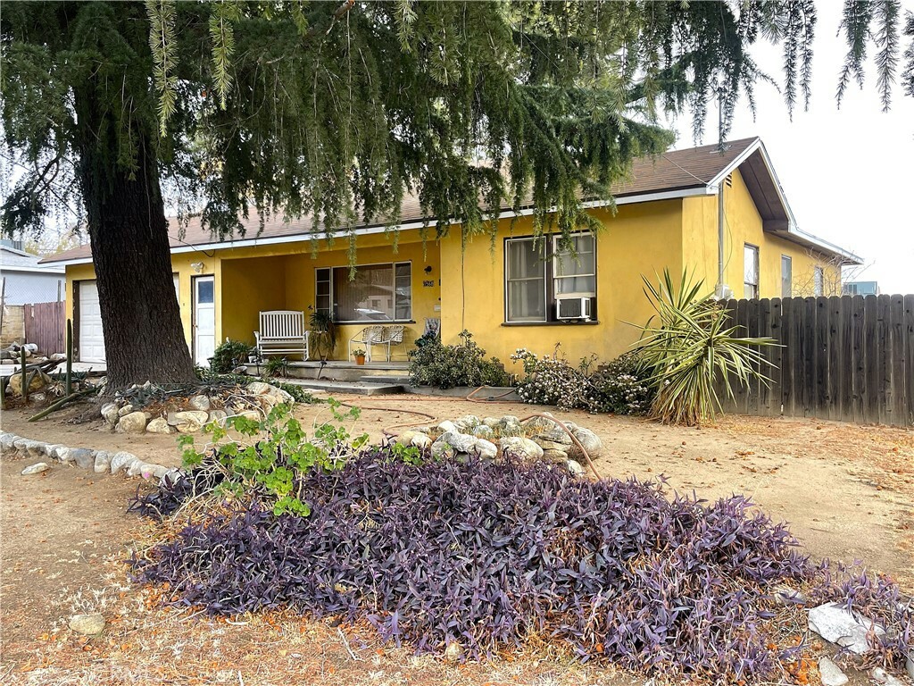 Property Photo: 1568 N Alessandro Street CA 92220