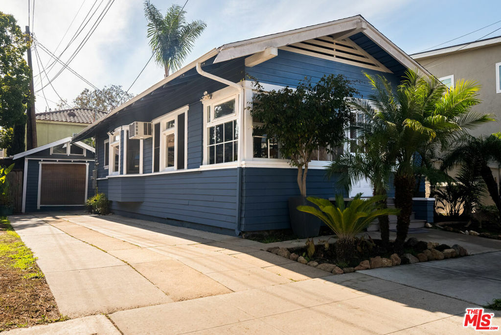 Property Photo: 1406 E Appleton Street CA 90802