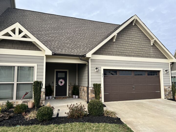 Property Photo: 32 Island Way TN 37398
