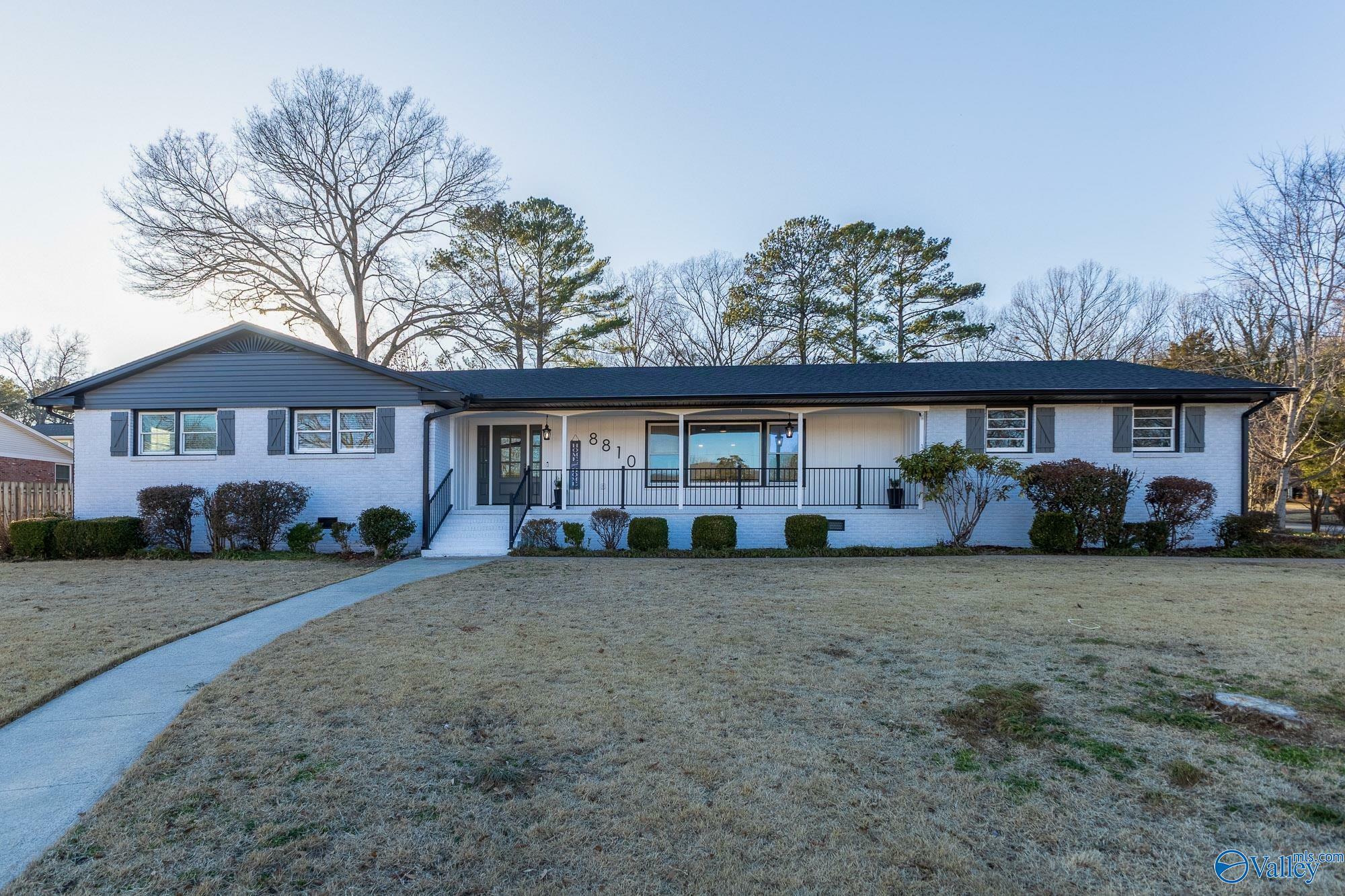 Property Photo:  8810 Bridlewood Drive SE  AL 35802 