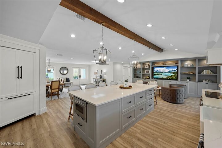 Property Photo: 4611 Crayton Road FL 34103