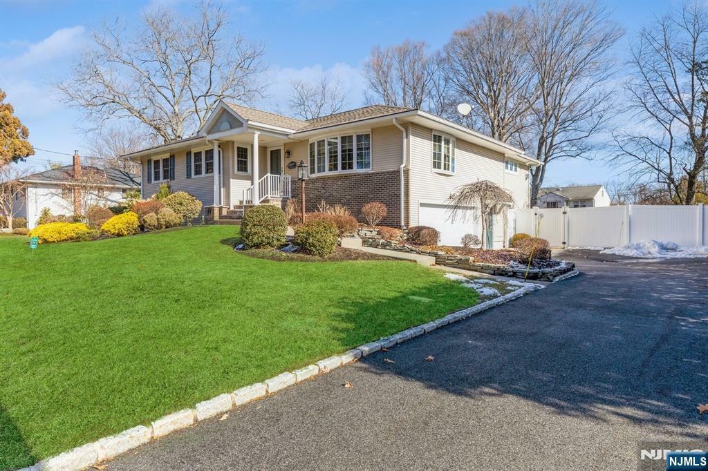 Property Photo:  49 Longview Drive  NJ 07630 