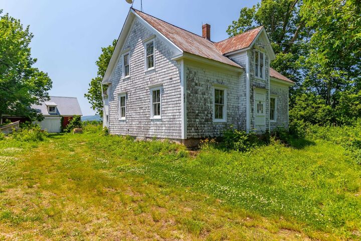 645 Leonard Road — photo 1