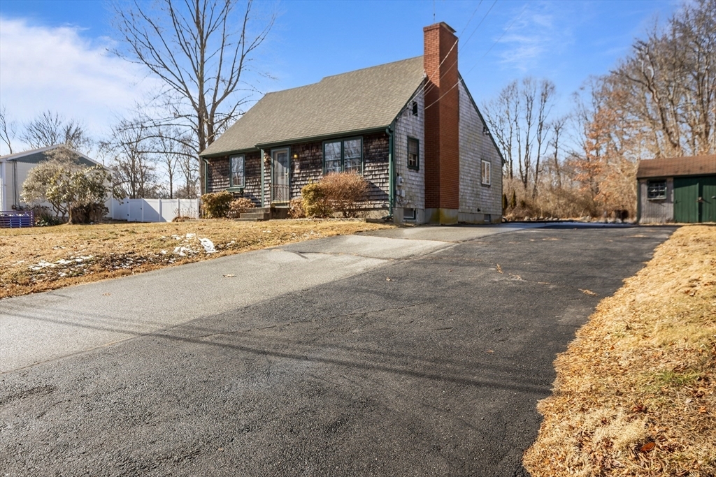 Property Photo:  43 Watuppa  RI 02878 