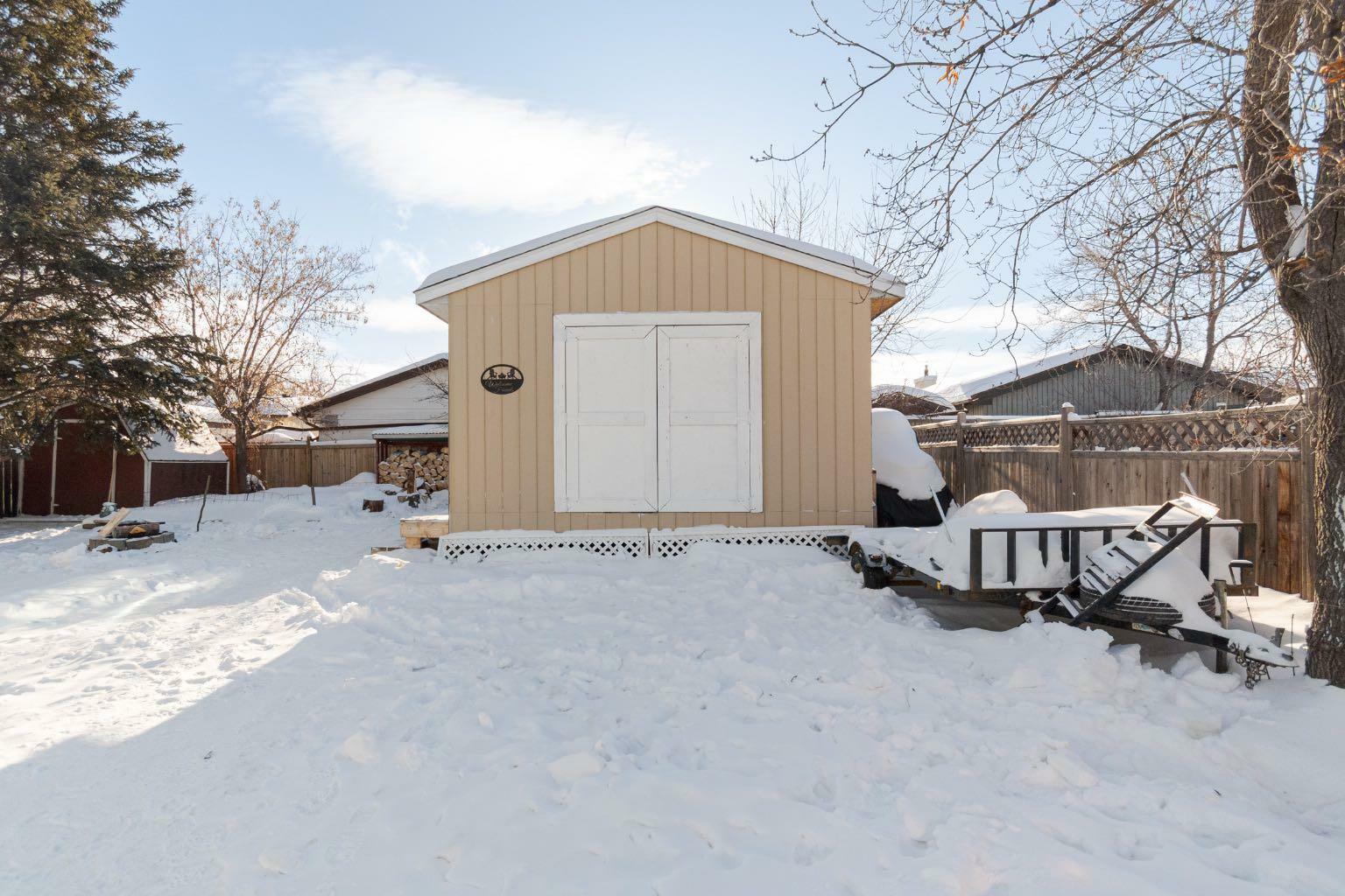 Property Photo:  146 Leigh Crescent  AB T9K 1K6 