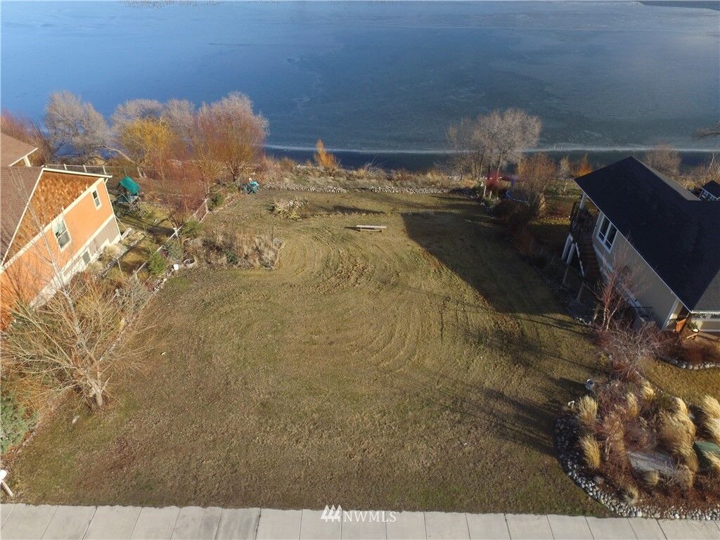 Property Photo: 4223 Edwards Drive NE WA 98837